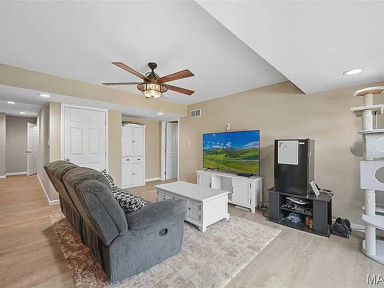 761 Creek View Dr — Photo 26