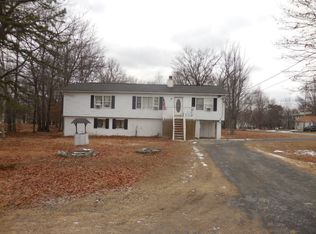 2135 Fox Rd, Bushkill, PA 18324