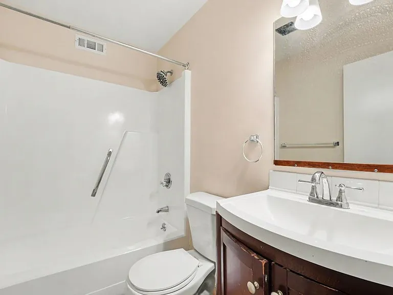 1309 Hudson Ave #C13 — Photo 11