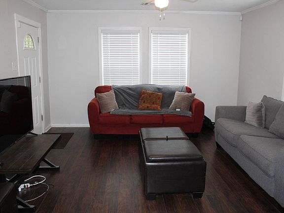 4th image of 851 San Angelo