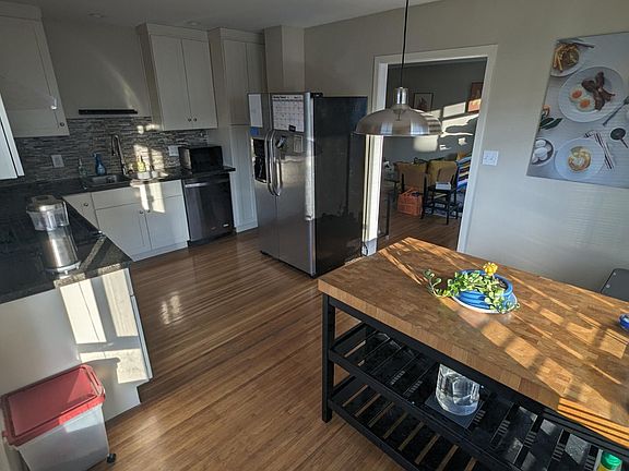 3rd image of 9 Princeton St
