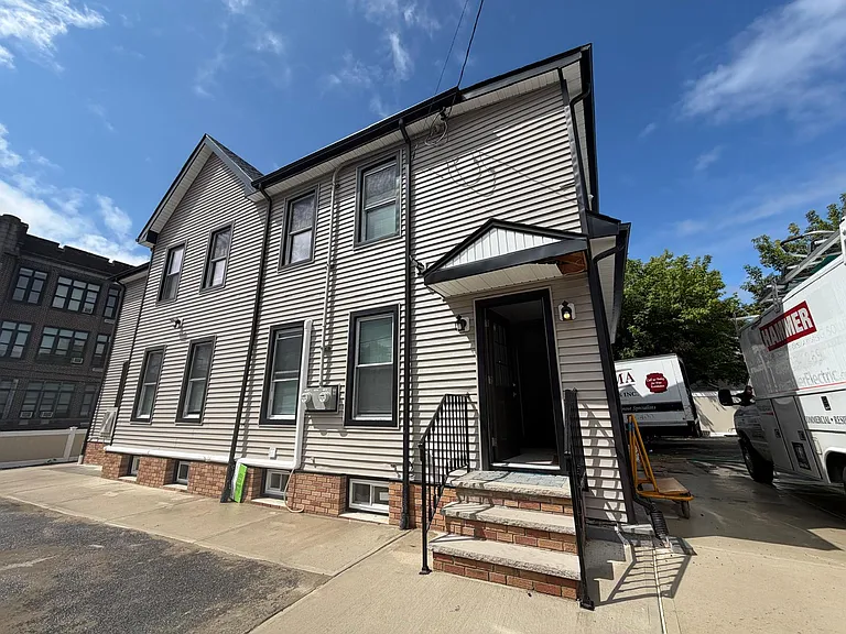 49 Mercer St #2 — Photo 1