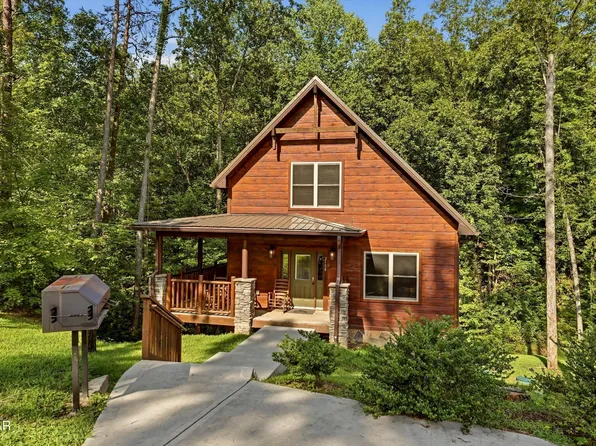 2108 Roscoe Ct, Sevierville, TN 37876