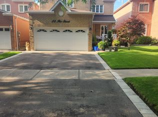 28 Iles St, Ajax, ON L1T 3V4