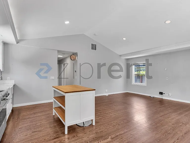 839 Marsh Rd — Photo 7