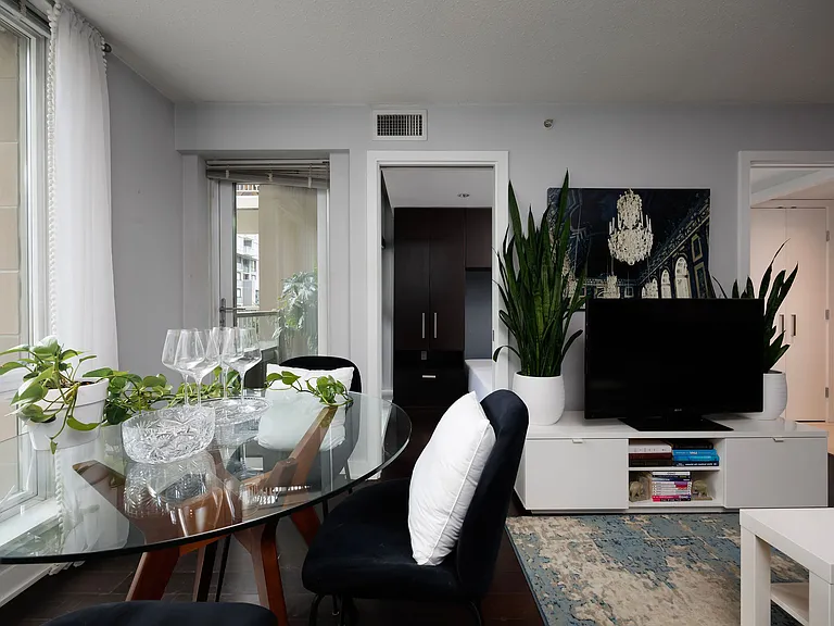 1055 Richards St #502 — Photo 3