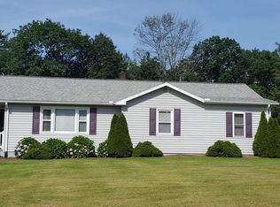 39 Crestmont Dr, Lock Haven, PA 17745