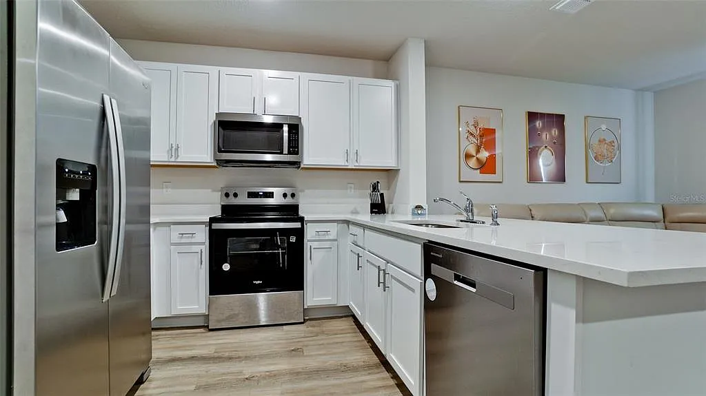 3 bed, 2.5 bath, 1464 sqft, $2,800 — Photo 3