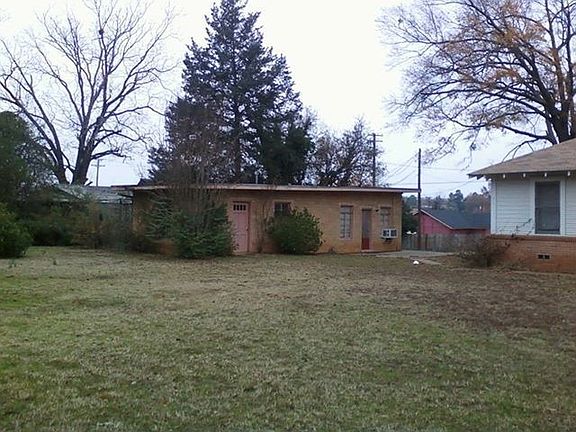 3rd image of 221 E Arkansas Ave