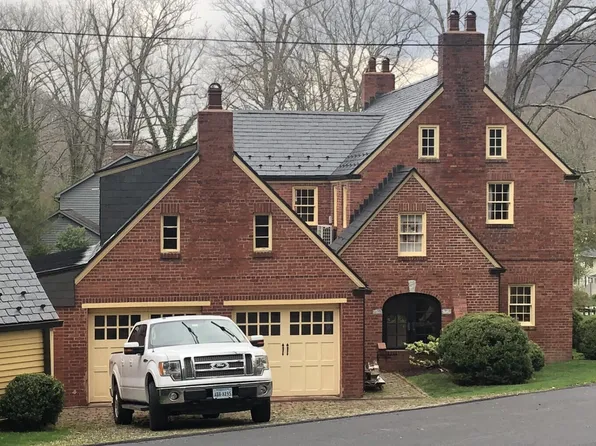 180 Park Ln, Hot Springs, VA 24445