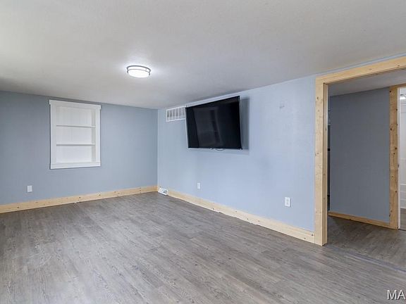 2nd image of 324 11th St