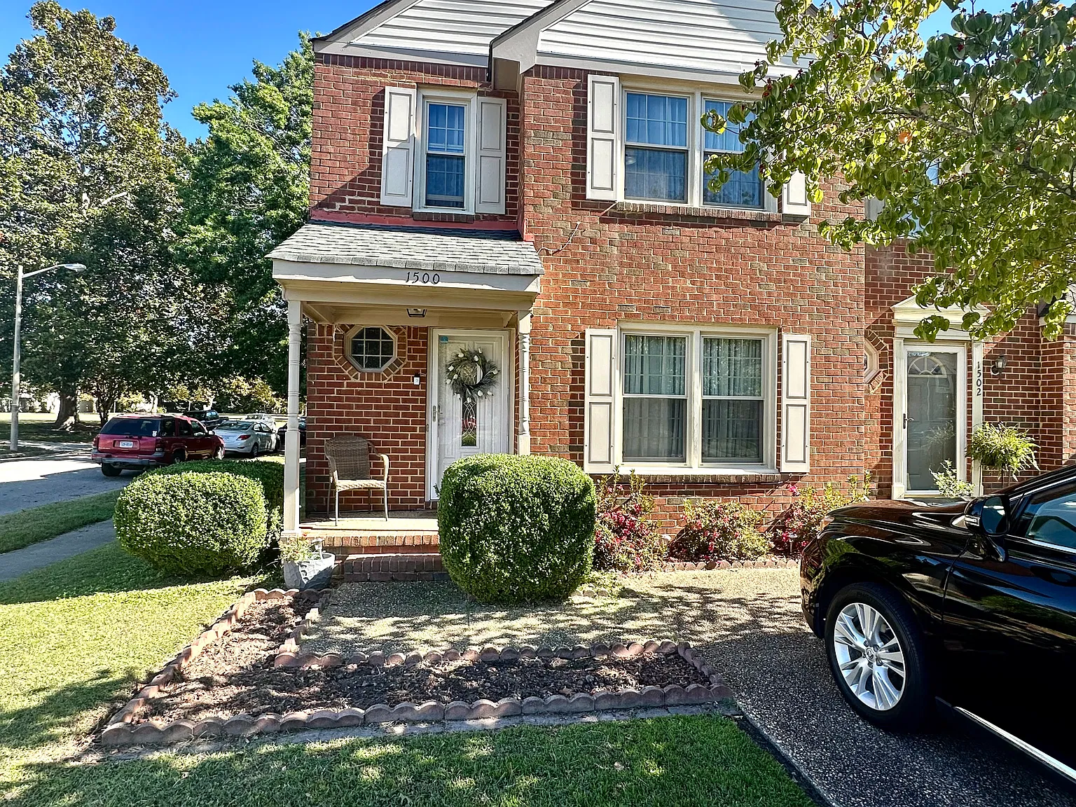 3 bed, 2.5 bath, 1648 sqft, $2,300 — Photo 2