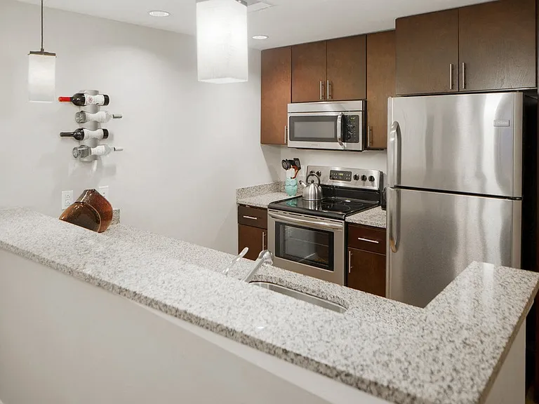 7th Flats — Photo 32