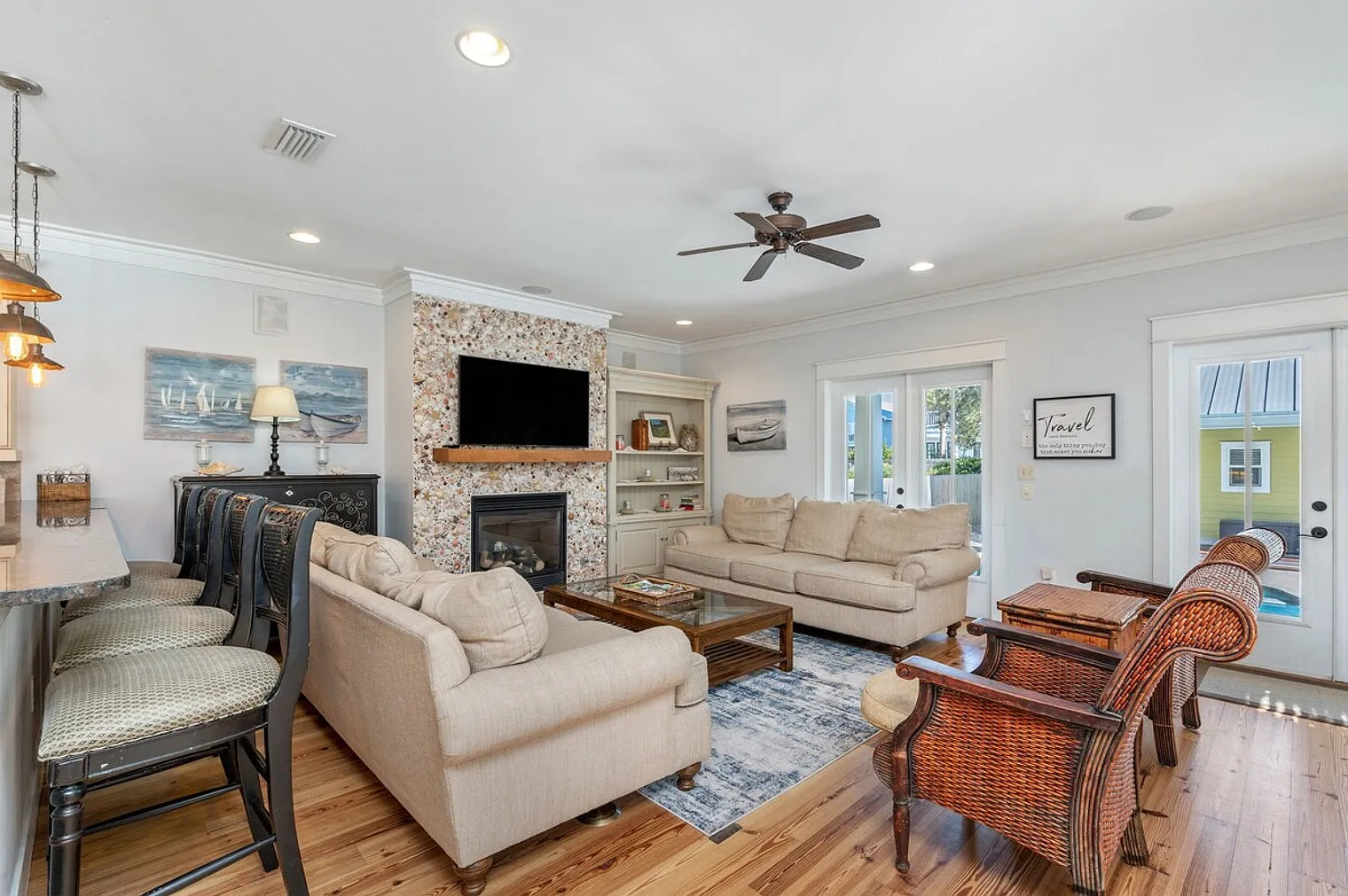 7 bed, 4.0 bath, 3315 sqft, $8,972 — Photo 1