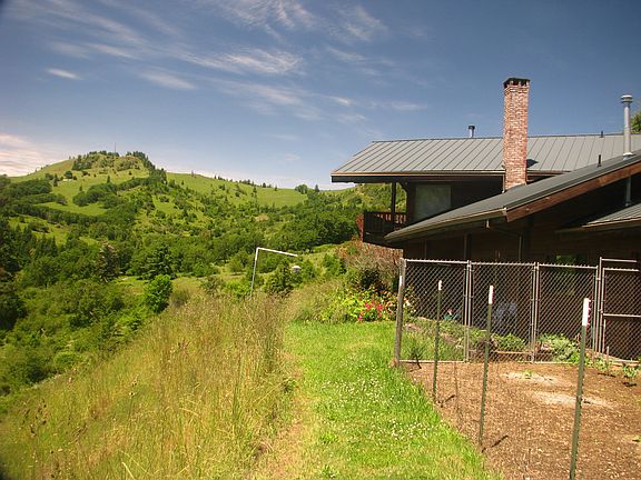 3rd image of 97340 N Woodward Creek Ln
