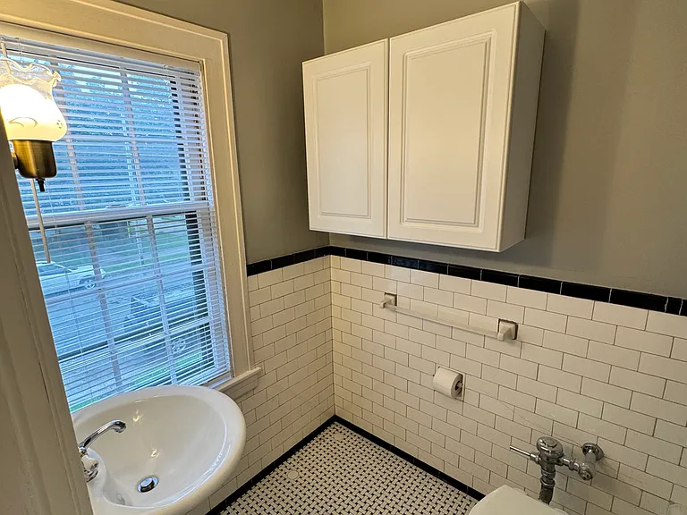 417 Lyon St NE #4 — Photo 8