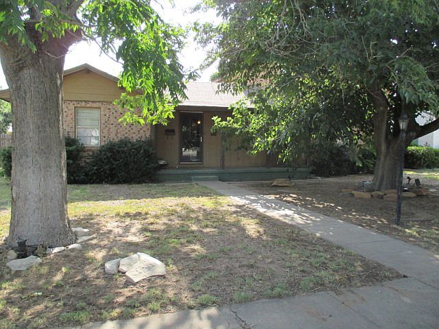 1st image of 1403 S Bruce Ave