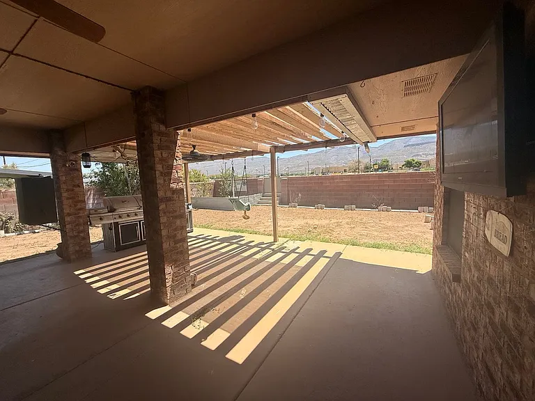 609 Montwood Dr — Photo 20