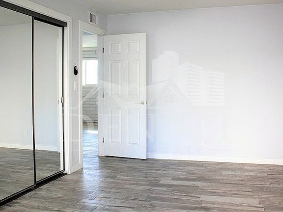 5th image of 3141 N 37th St APT 11