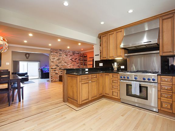 5th image of 2770 Sheldon Dr