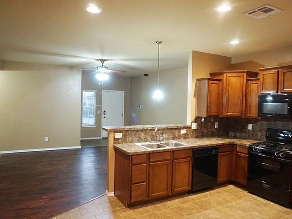 5th image of 2112 Bradford Cir