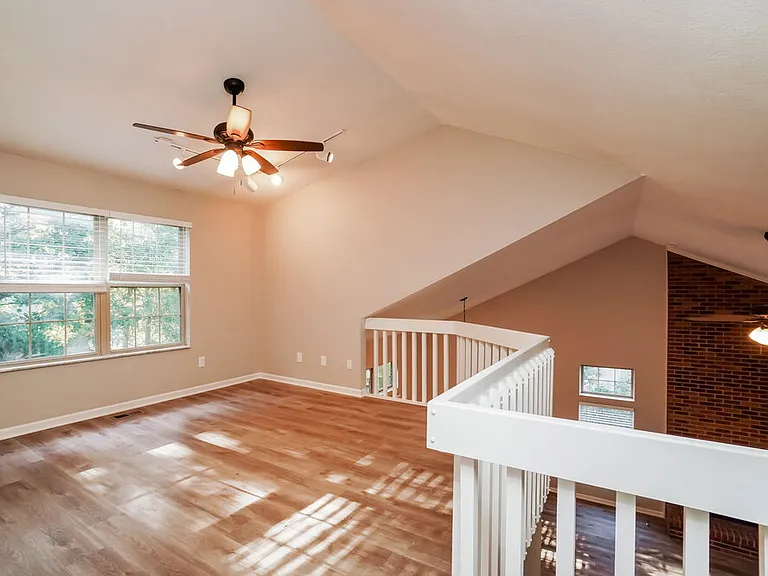 1635 Saffron Dr — Photo 12