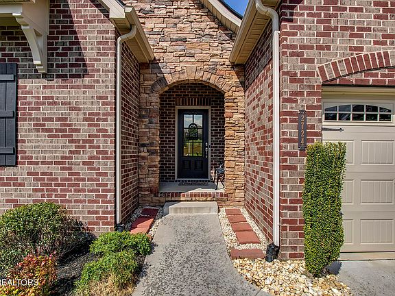 4th image of 2724 Tallgrass Ln