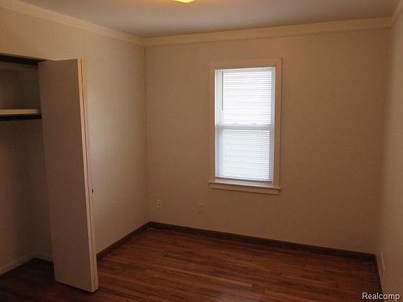 4th image of 30953 Seven Mile Rd