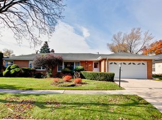 908 Tomawadee Dr, Park Ridge, IL 60068