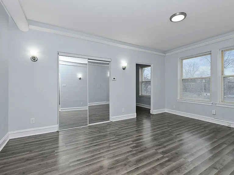 2324 W 111th St — Photo 3