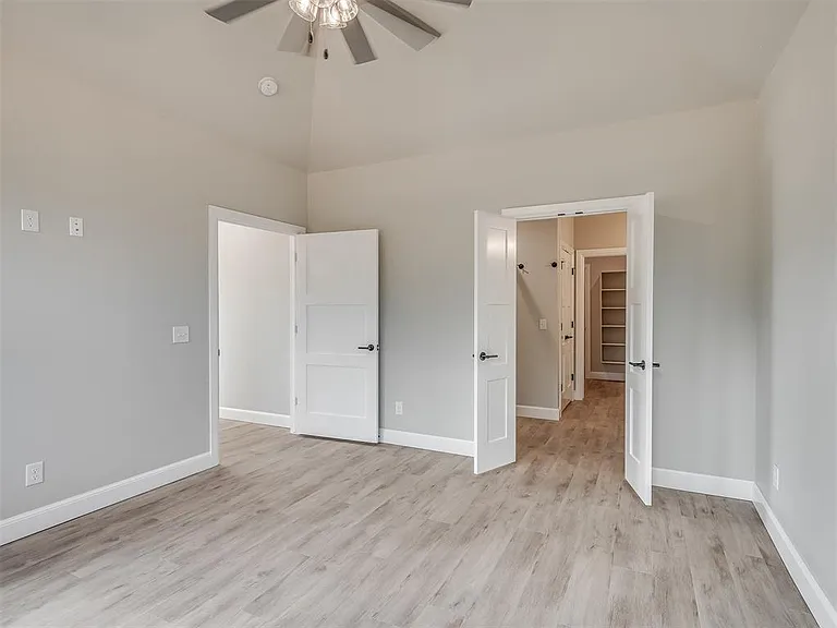 924 Kyle Dr — Photo 14