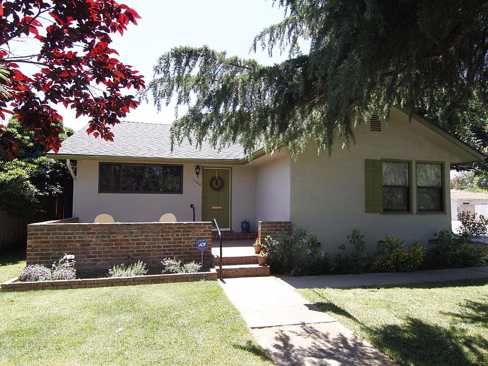 1st image of 1104 E Saginaw Way