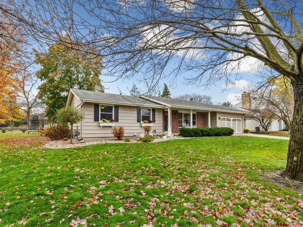 2709 W 96th St, Bloomington, MN 55431