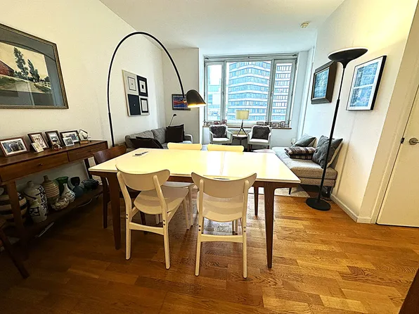 635 West 42nd Street 4K image 2 of 29