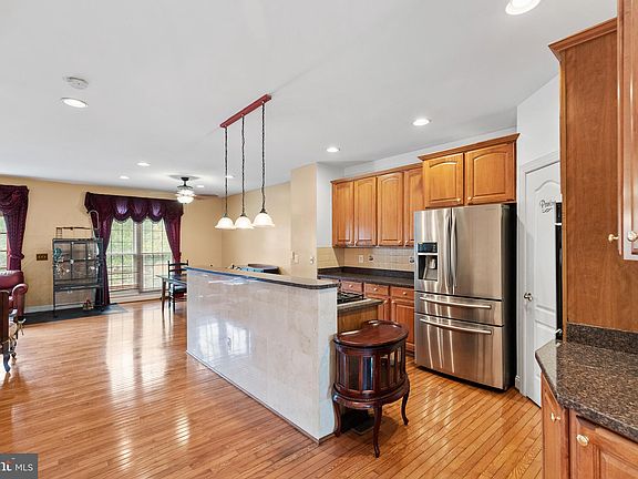 4th image of 3093 McKinnon Way