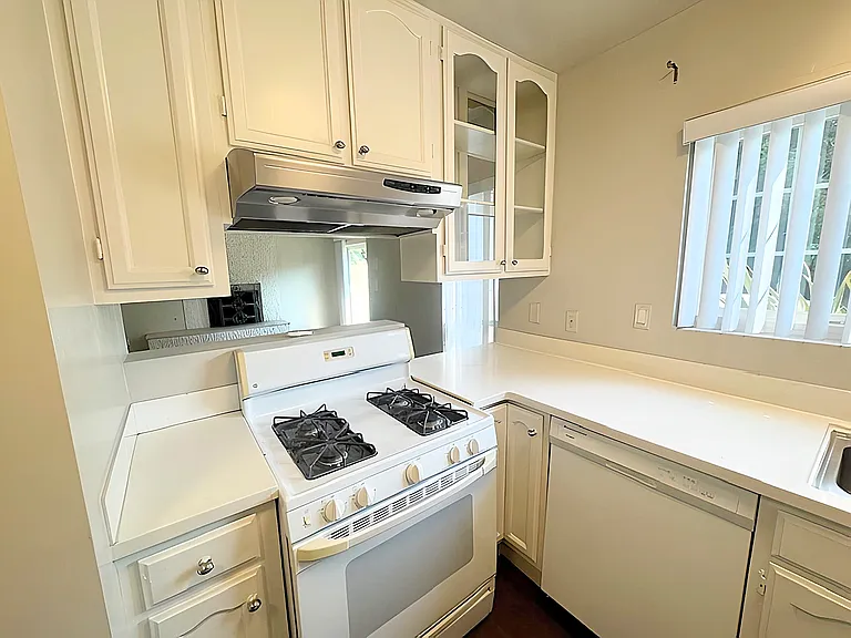 3915 Vineland Ave #1 — Photo 13