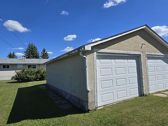 2nd image of 5706 52nd St
