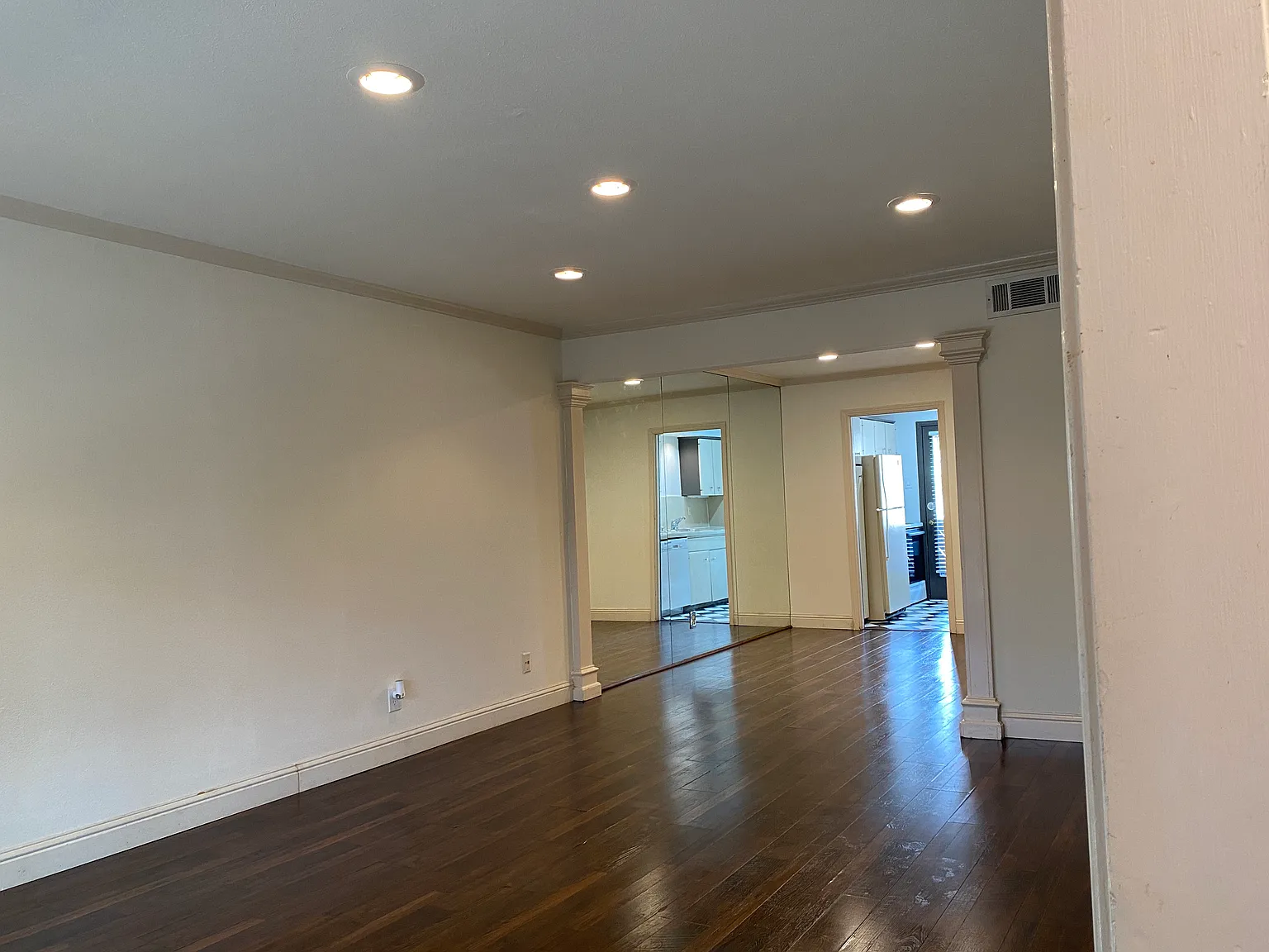 4211 Newton Ave — Photo 3