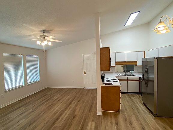 4th image of 2200 W 2nd St #301-B