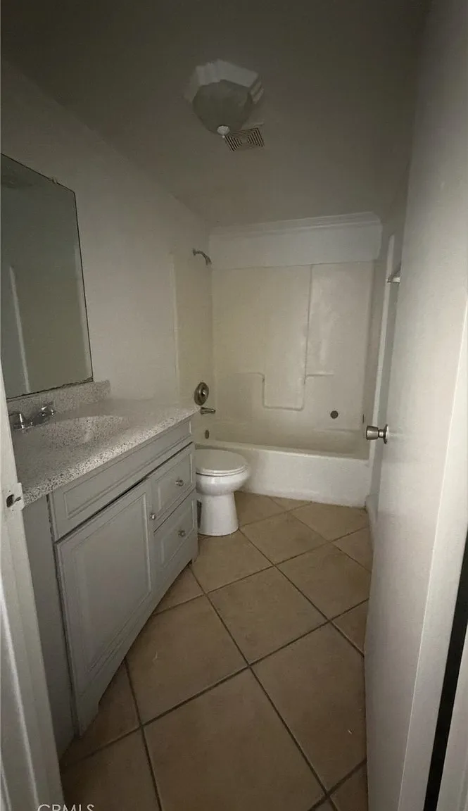 2 bed, 834 sqft, $1,550 — Photo 3