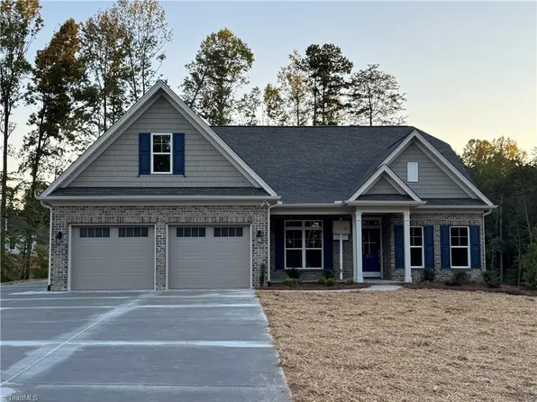 275 Vine Ridge Dr, Winston Salem, NC 27127