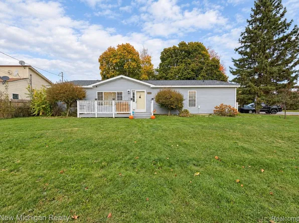 2245 Webber Ave, Burton, MI 48529