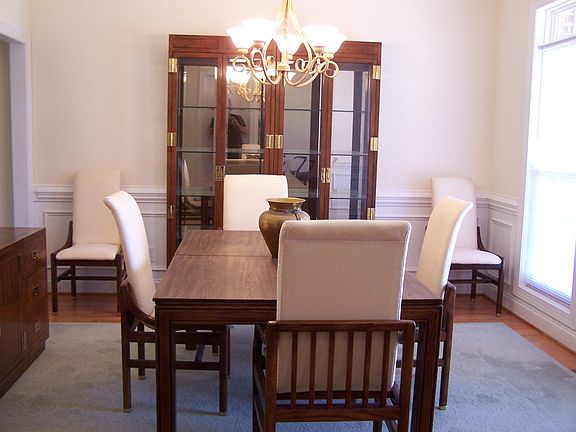 Dining room.