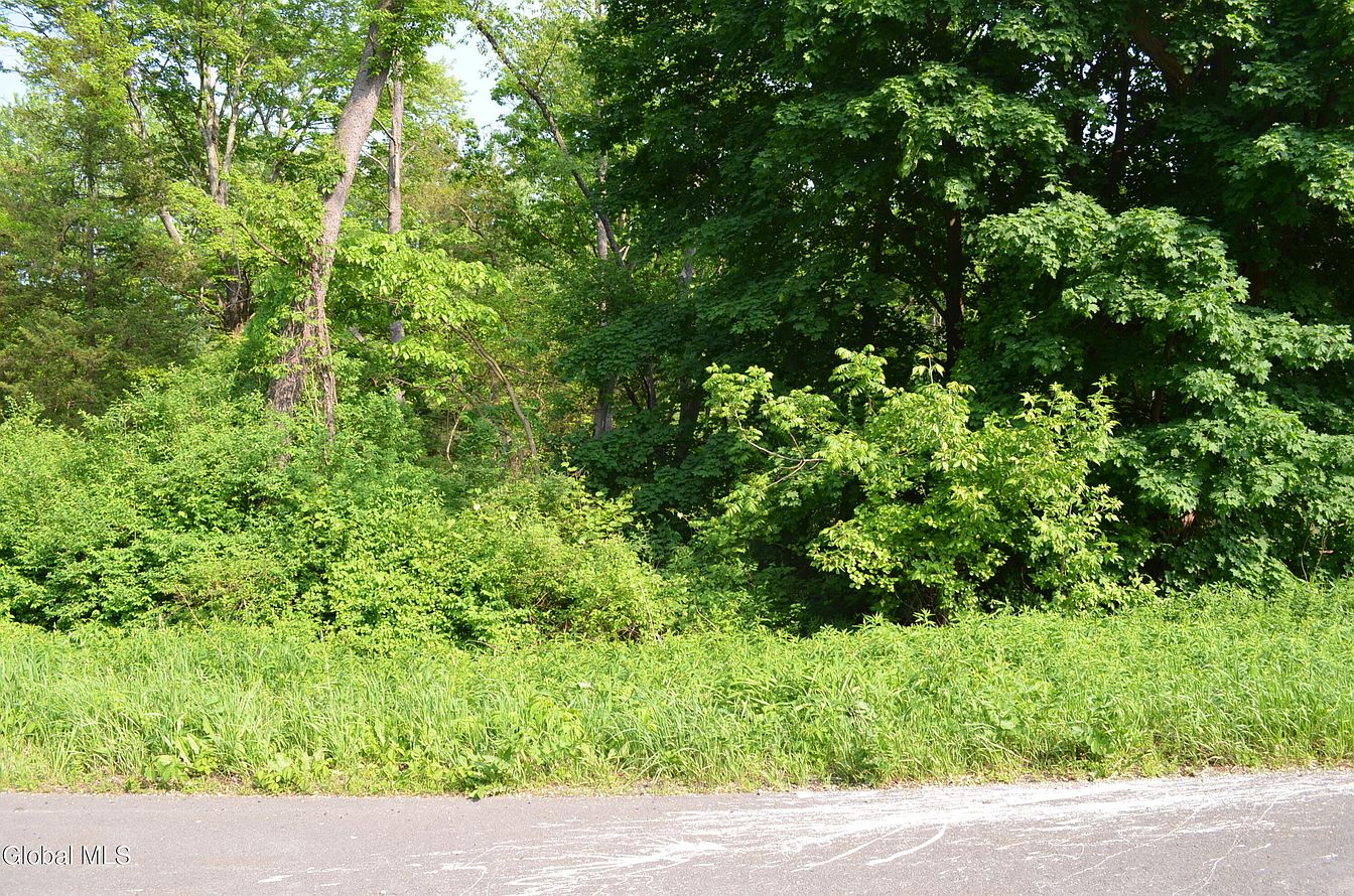 2nd image of L35 River Road