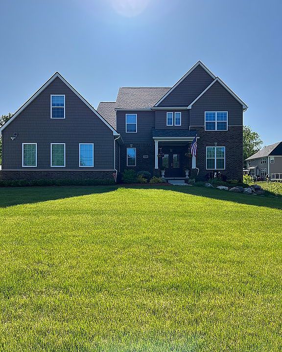 2nd image of 2040 Hiller Rd