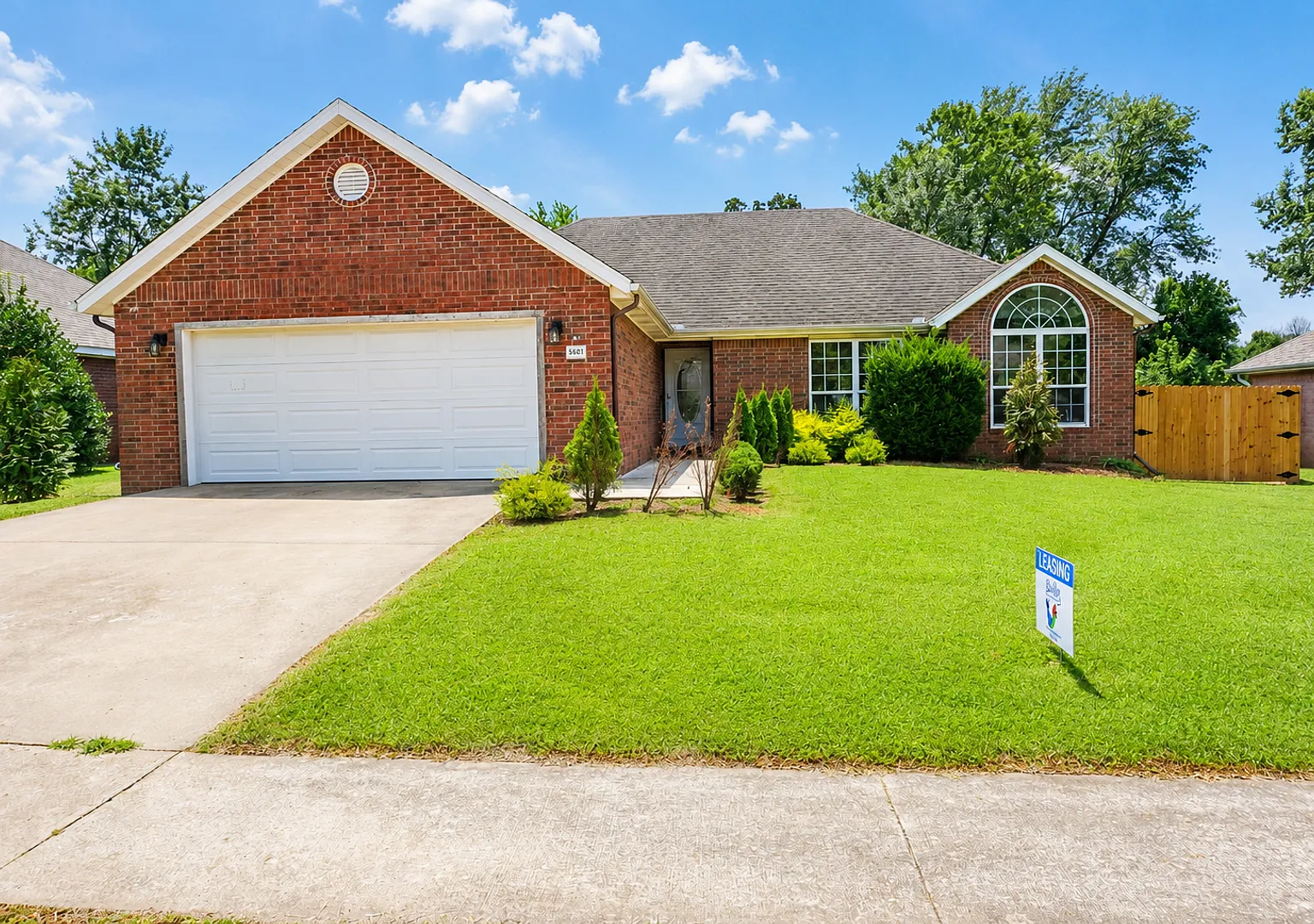 3 Bedroom / 2 Bath Home Located in West Fayetteville — Photo 1