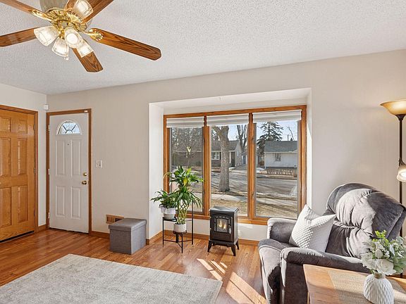 5th image of 1146 Hall Ave