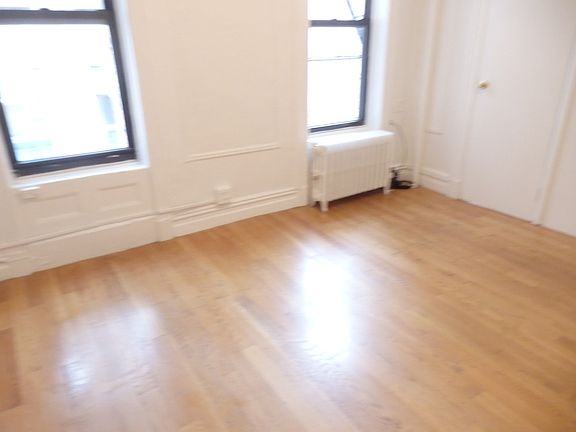 2nd image of 437 W 36th St APT 3C