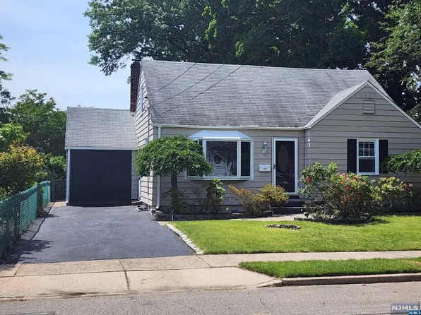 722 Stockton St, New Milford, NJ 07646
