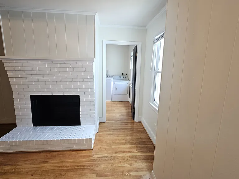 809 W 47th St — Photo 32
